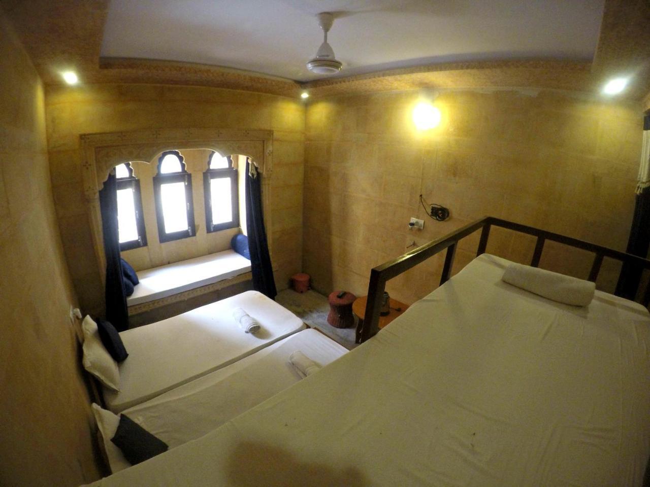 Hotel Kavi Palace 斋沙默尔 外观 照片