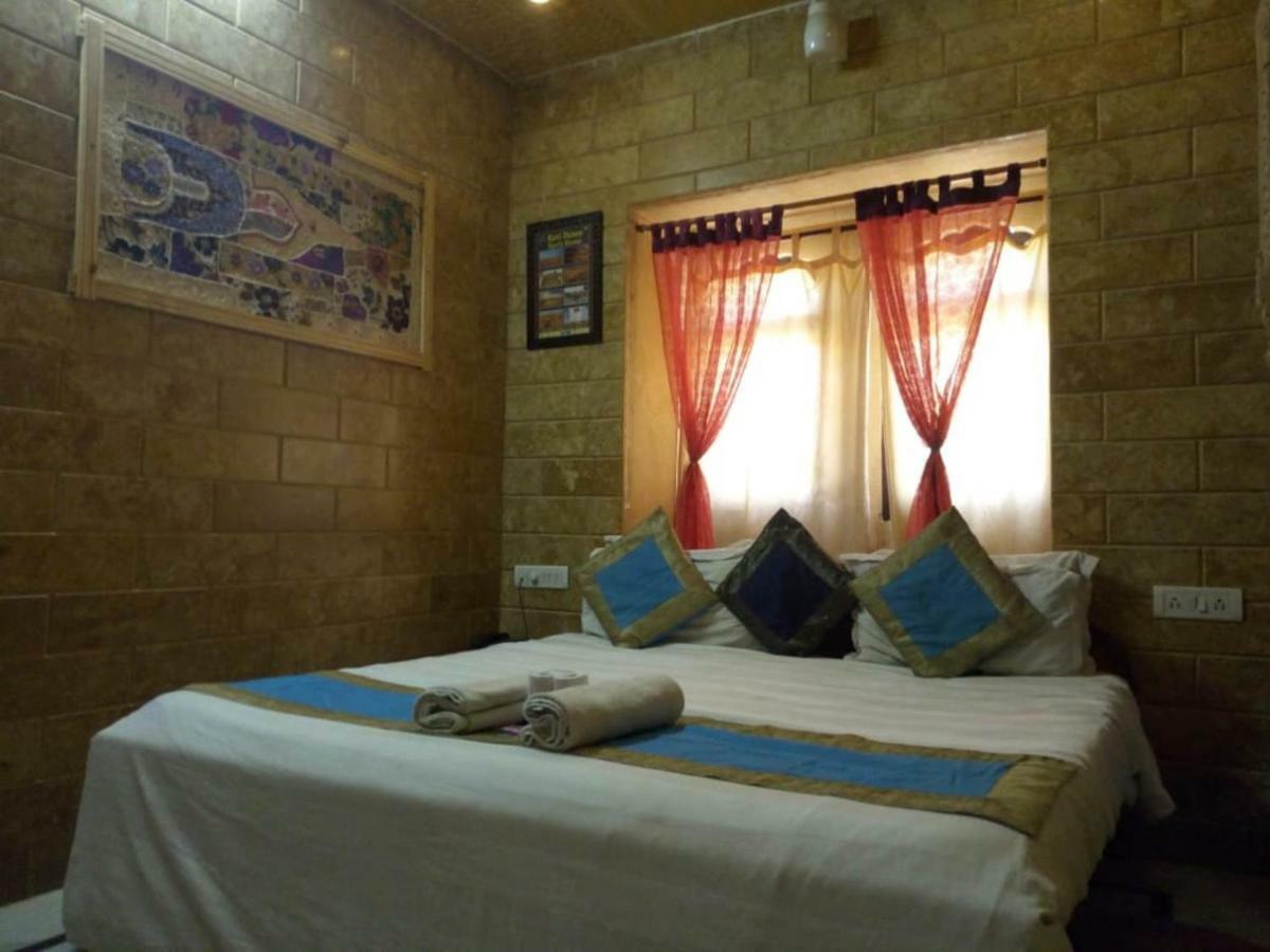 Hotel Kavi Palace 斋沙默尔 外观 照片