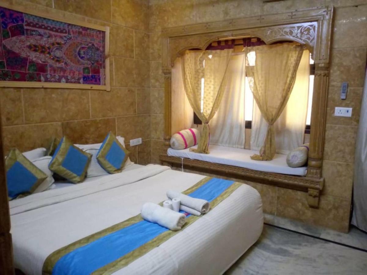 Hotel Kavi Palace 斋沙默尔 外观 照片