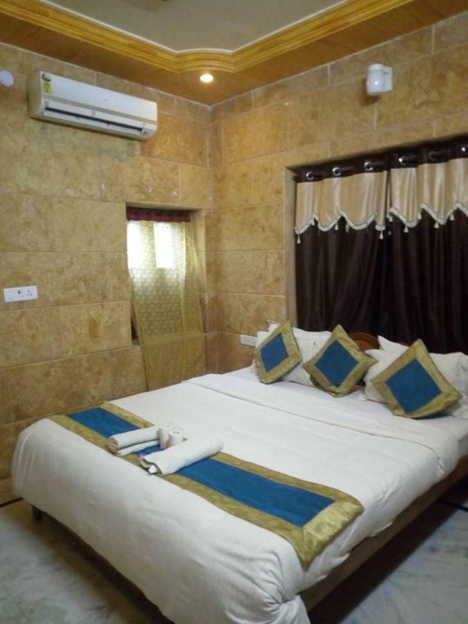 Hotel Kavi Palace 斋沙默尔 外观 照片