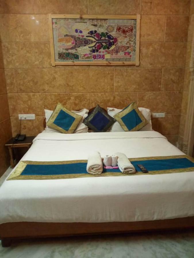 Hotel Kavi Palace 斋沙默尔 外观 照片